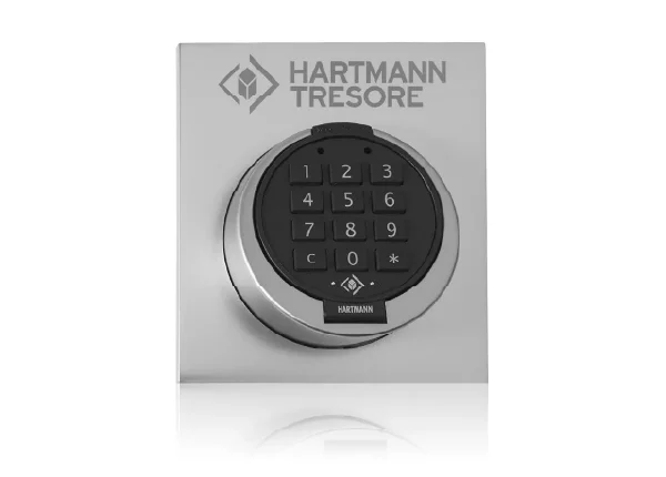 Elektronikschloss E70005 mit runder Zifferntastatur auf einer Blende mit HARTMANN TRESORE Logo