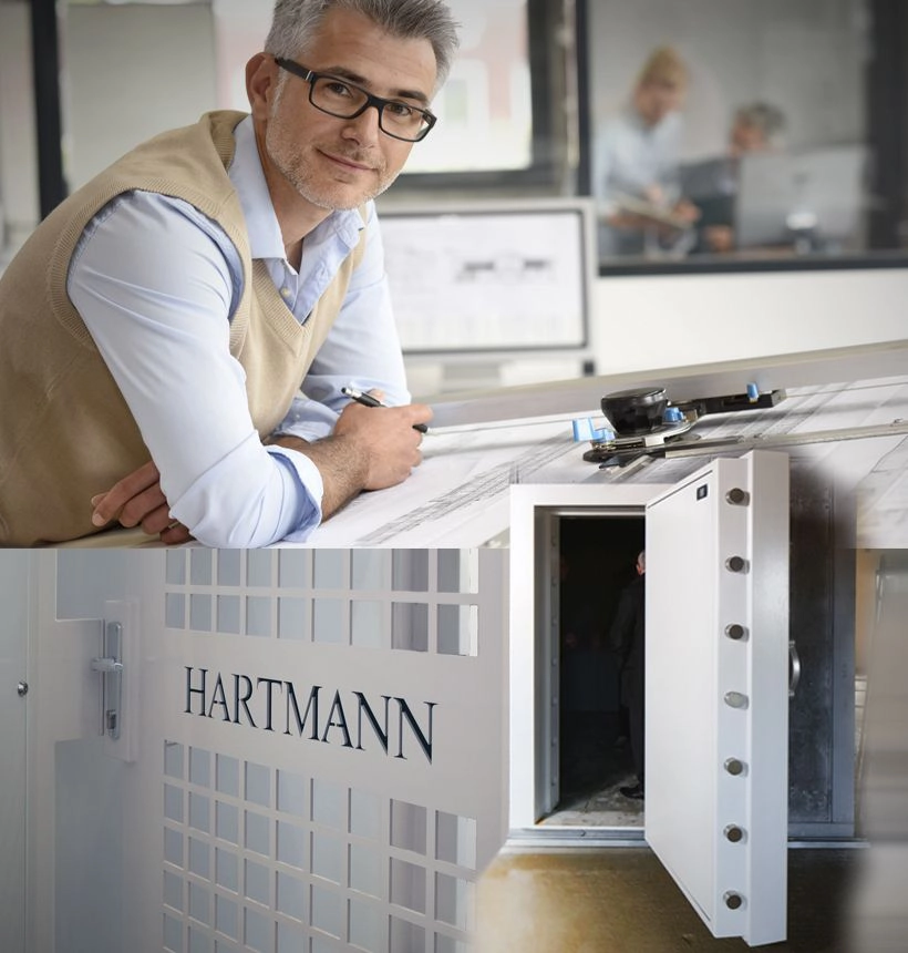 Architekt am Zeichentisch, darunter eine geöffnete Tresortür eines Wertschutzraums und eine Tür mit HARTMANN Schriftzug