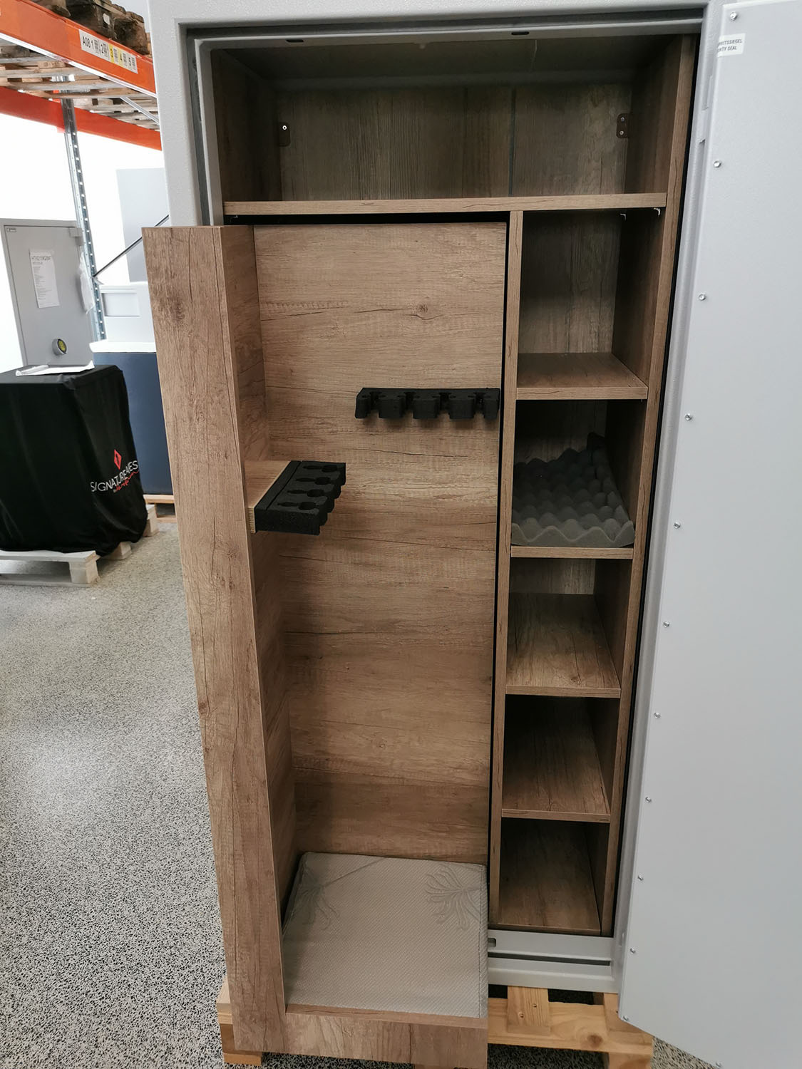 Joachim 600 mit Holzinneneinrichtung