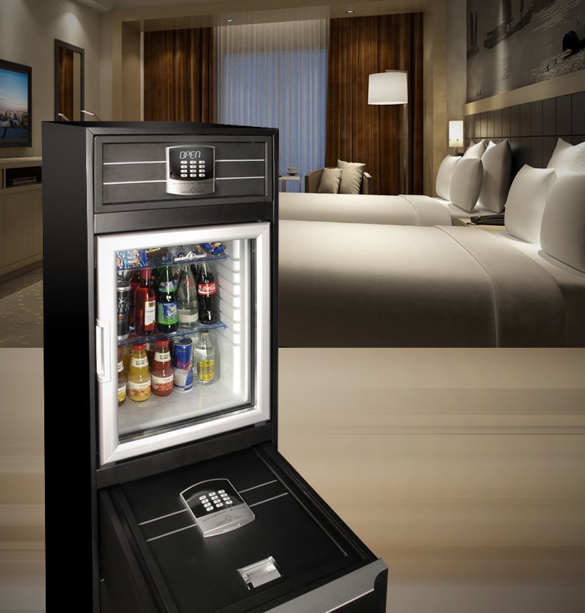 Hotel mini bar fridge -Fotos und -Bildmaterial in hoher Auflösung – Alamy